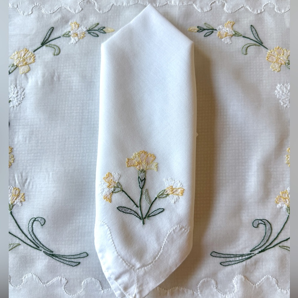 Vintage Floral Embroidered White Napkin & Placemat - set of 8, total of 16 pcs.